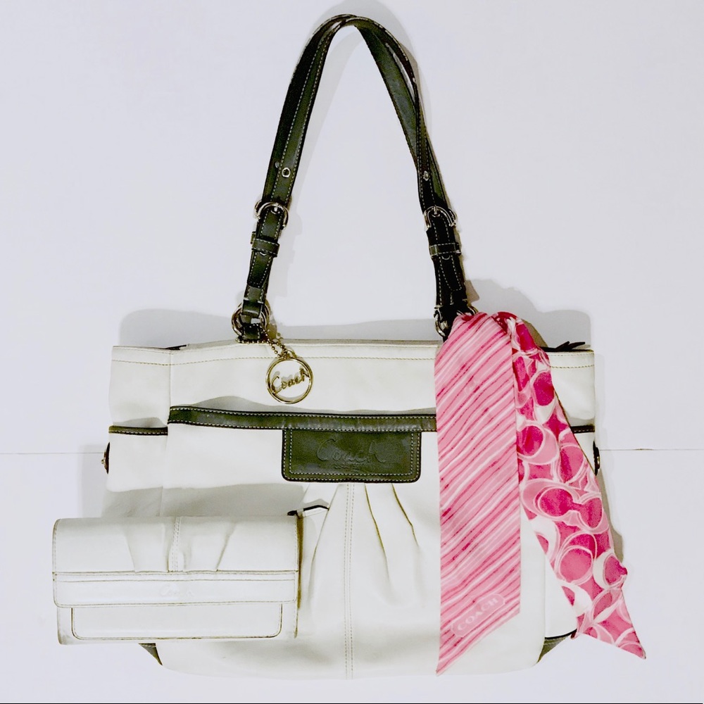 👜2 for $80👜 Coach F14673 Ivory shoulder bag